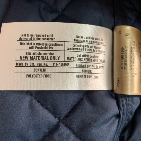 Women’s Authentic Burberry West Bridge Diamond Quilted Navy Jacket. - Picture 5 of 9